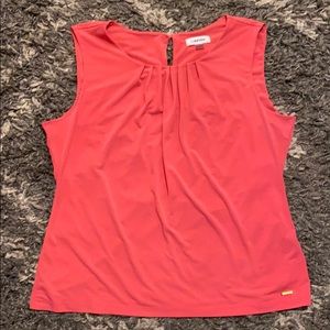 Pleated sleeveless suit top